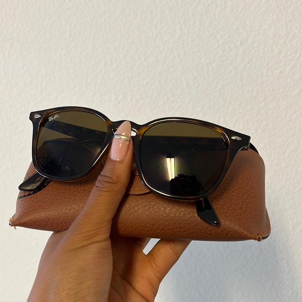 Nearly Mint Condition Ray Ban Clubmaster Sunglasses